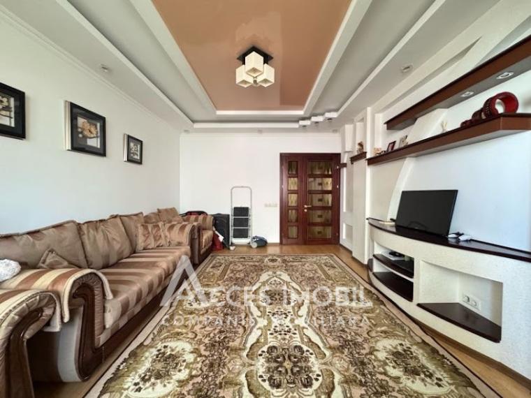 Буюканы, бул. Алба-Юлия, 3 комнаты! Середина дома!: 1