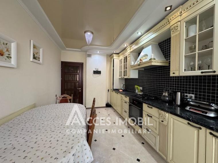 Буюканы, бул. Алба-Юлия, 3 комнаты! Середина дома!: 4