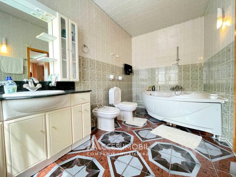 Chirie! Casă în 3 nivele! Buiucani, str. Maria Lătărețu, 383m2 + 5 ari! Euroreparație!: 25