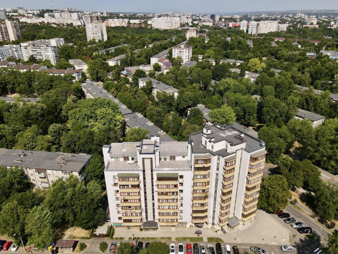 BLC Holding: Zelinsky Residence