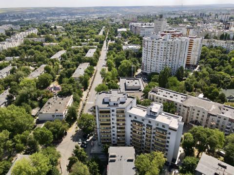 BLC Holding: Zelinsky Residence: 6