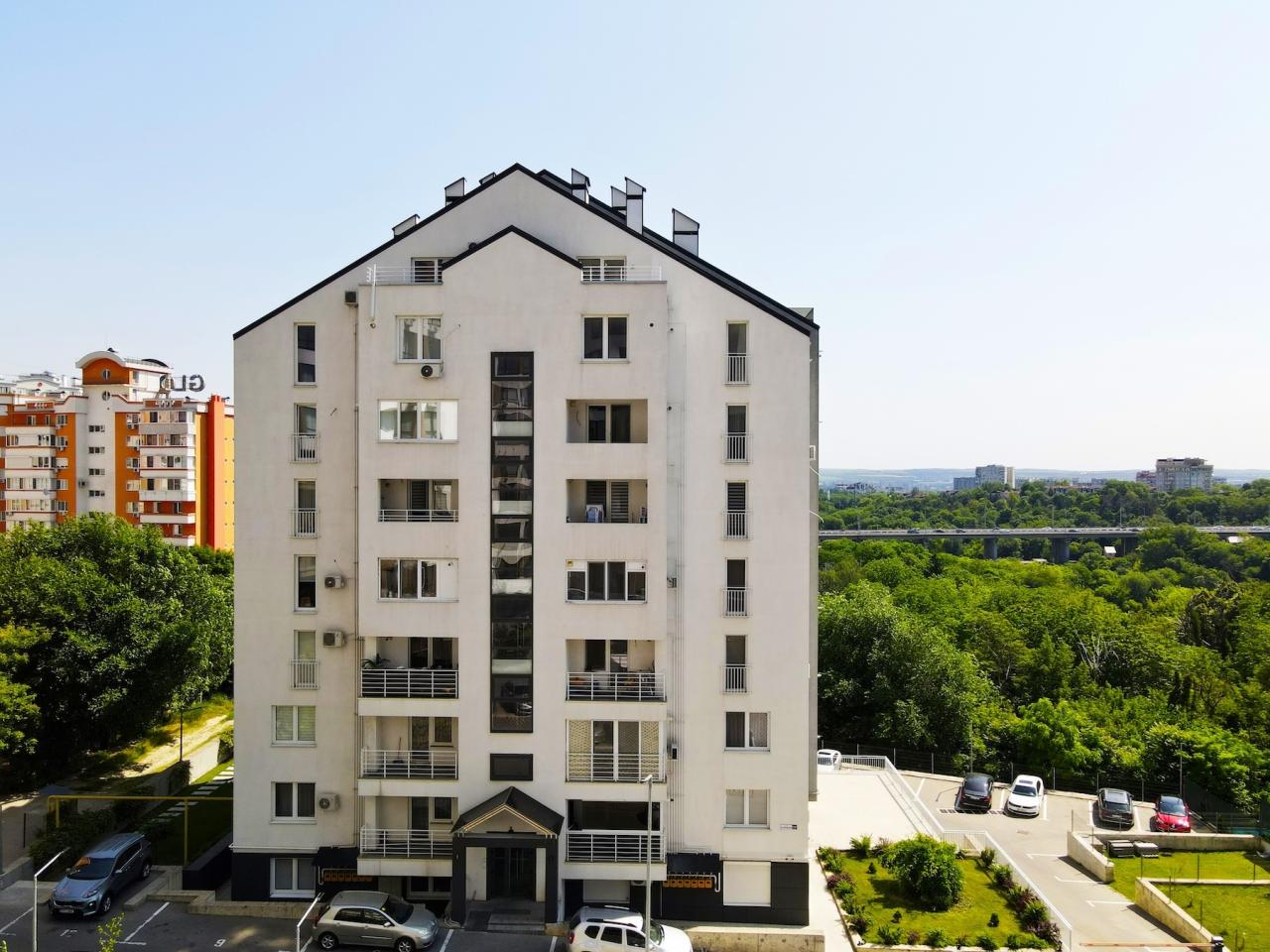 BRIX Development: GREEN HOUSE