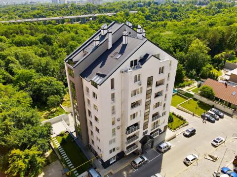 BRIX Development: GREEN HOUSE: 4