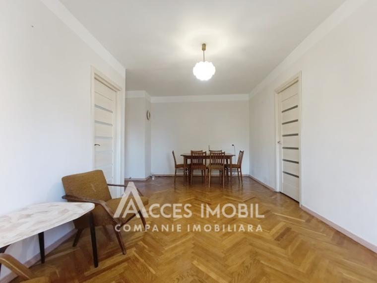 Buiucani, str. Ion Creangă, 4 camere + living. De mijloc!: 4
