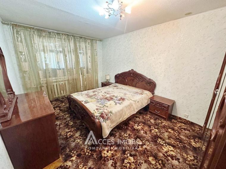 ул. Джинта Латинэ, Чокана, 3 комнаты. 135 серия! Cередина дома!: 0