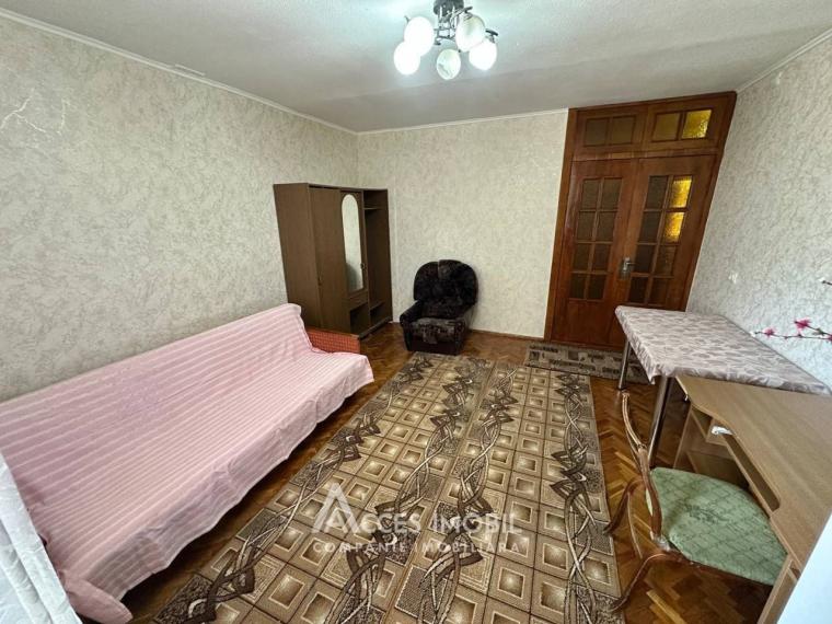 ул. Джинта Латинэ, Чокана, 3 комнаты. 135 серия! Cередина дома!: 3