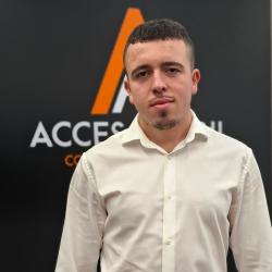 Agent imobiliar: Ulinici Petru