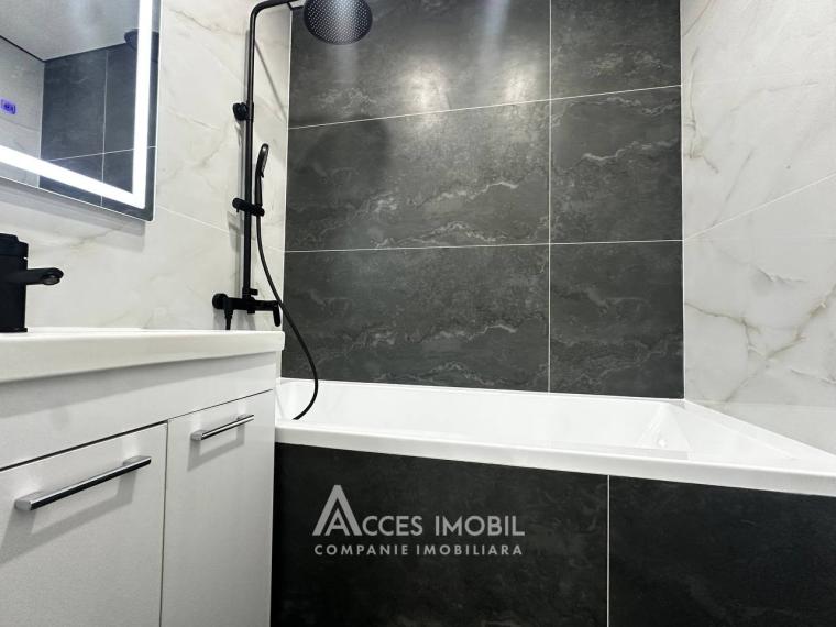 Riscani, Miron Costin street, 2 rooms + living. Euro repair! Middle position!: 4