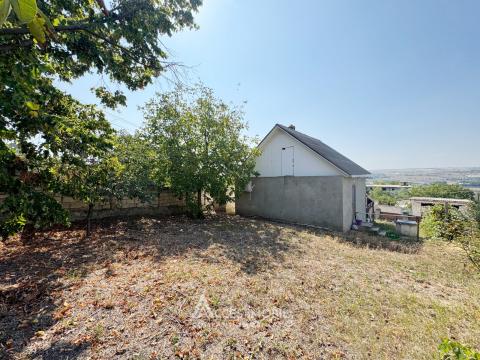 Casă! Pașcani, str. Dimitrie Cantemir, 56 + 3 ari.: 6