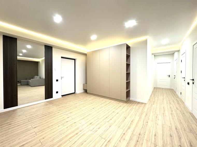 Estate Invest! Bloc Nou! Telecentru, str. Ialoveni, 2 camere + living. Euroreparație!: 2