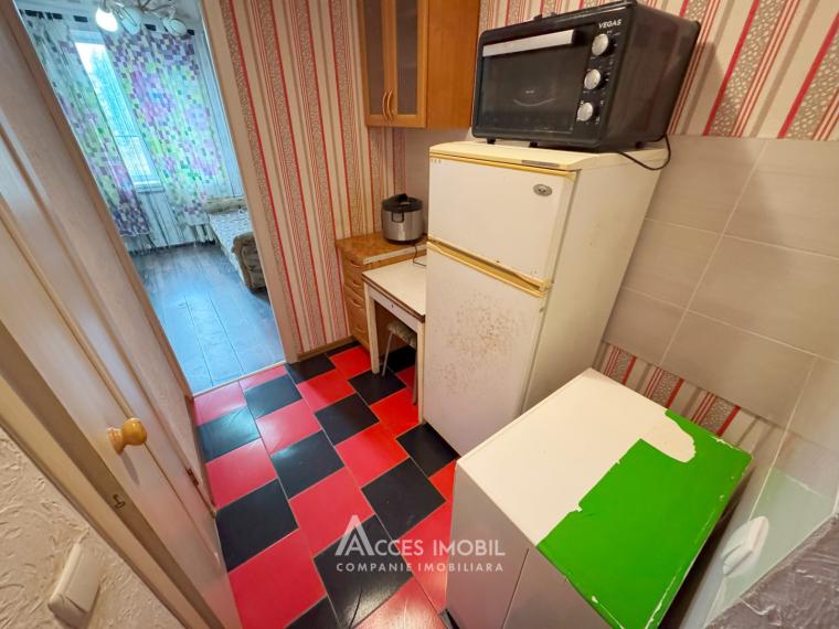 Botanica, Burebista street, room! Middle position!: 3