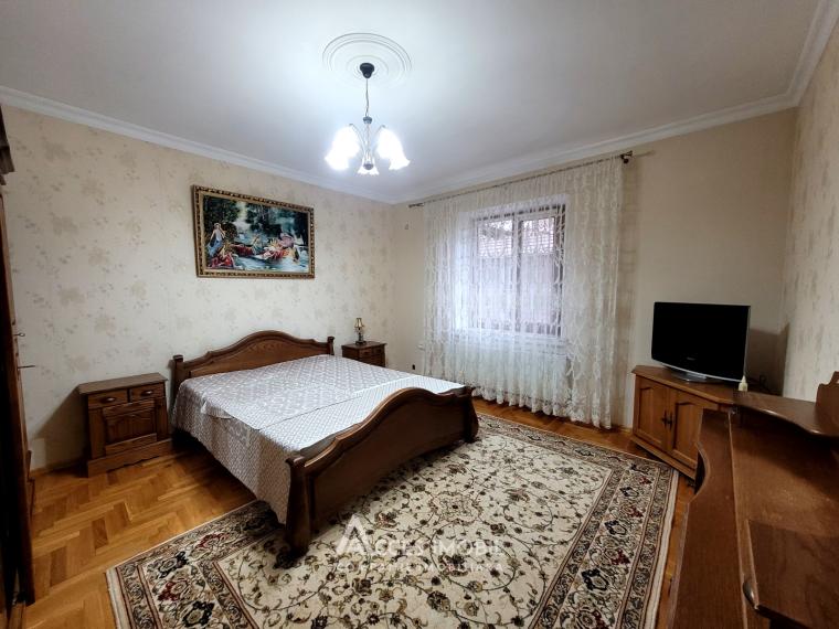 TownHouse în 2 nivele! str. Lipcani, Buiucani, 210m2 + 3 ari.: 1