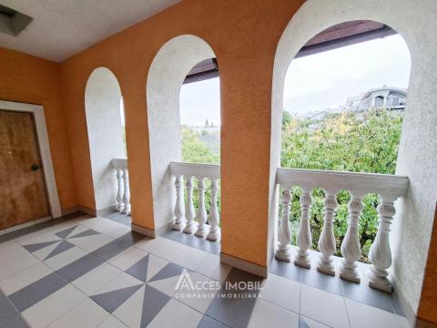 Casă în 3 niveluri! Centru, str. Ion Inculeț, 300m2 + 8 ari. Euroreparație!: 25