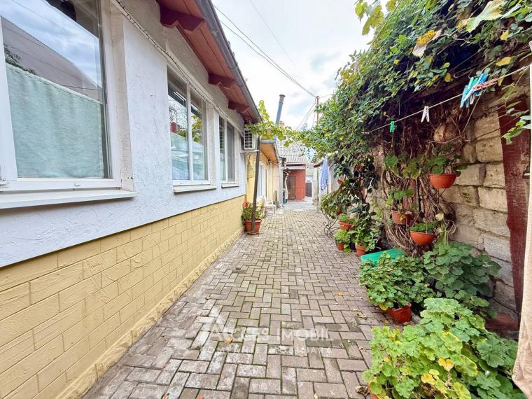 Apartament la sol! Centru, str. M. Kogălniceanu, 2 camere + living. Euroreparație!: 0