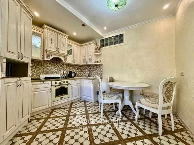 Chirie! Centru, str. Al. Șciusev, 2 camere + living! Euroreparație!: 0