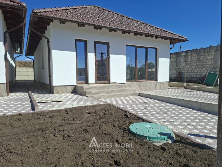 Casă! Hulboaca, str. Decebal, 90m2 + 4 ari!: 0