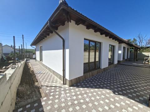 Casă! Hulboaca, str. Decebal, 90m2 + 4 ari!: 1