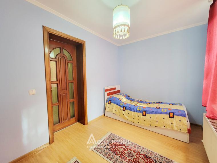 Botanica, Nicolai Zelinschi street, 3 rooms + living! Euro repair! Authonomus!: 4