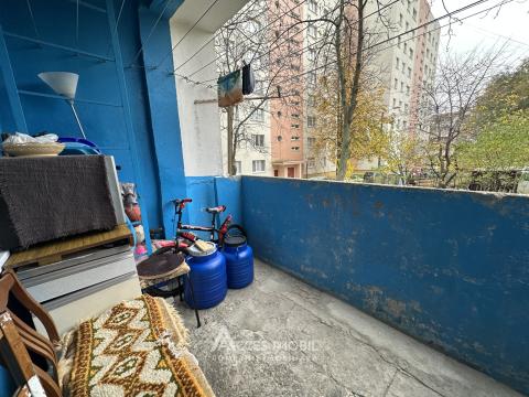 Centru, str. N. Testimițeanu, 1 cameră. De mijloc!: 10