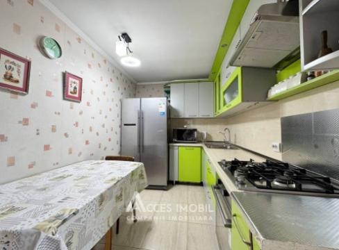 Casă! str. Pitulicii, Poșta Veche, 3 camere + living, 100m2 + 7 ari.: 12