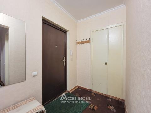 Botanica, bd. Traian, 1 cameră! Seria Varnița! De mijloc!: 8