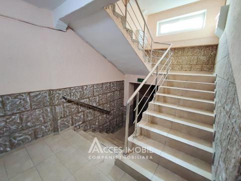 Чеканы, ул. Михаил Садовяну, комната. Середина дома!: 4