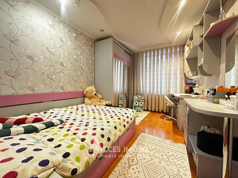 Râșcani, str. Miron Costin, 3 camere. Euroreparație! De mijloc!: 3