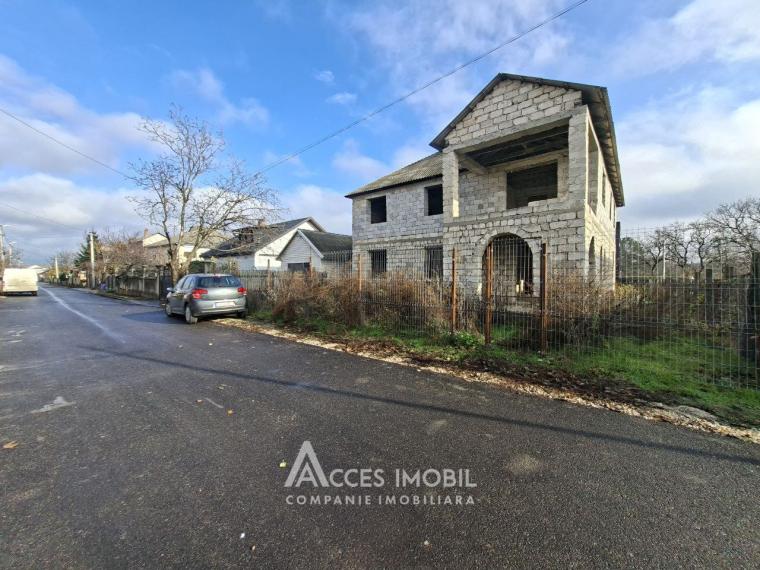 Casă în 2 niveluri! Ciorescu, str. Florilor , 179 + 6 ari! În construcție!: 1