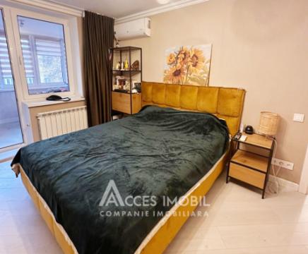 : Rascani, Florilor street