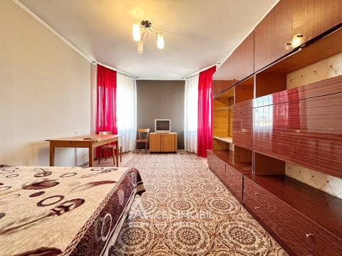 Центр, ул. Иcмаил, 1 комната! Середина дома!: 1