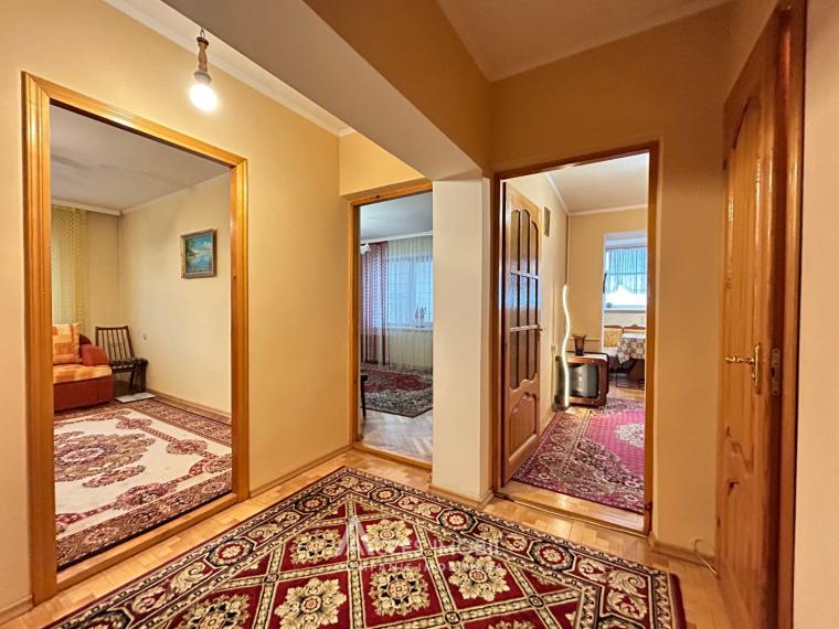 Centru, str. Albișoara, 2 camere + living. Euroreparație!: 5