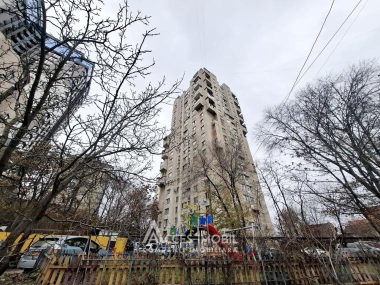 Centru, str. Albișoara, 2 camere. Euroreparație!: 11