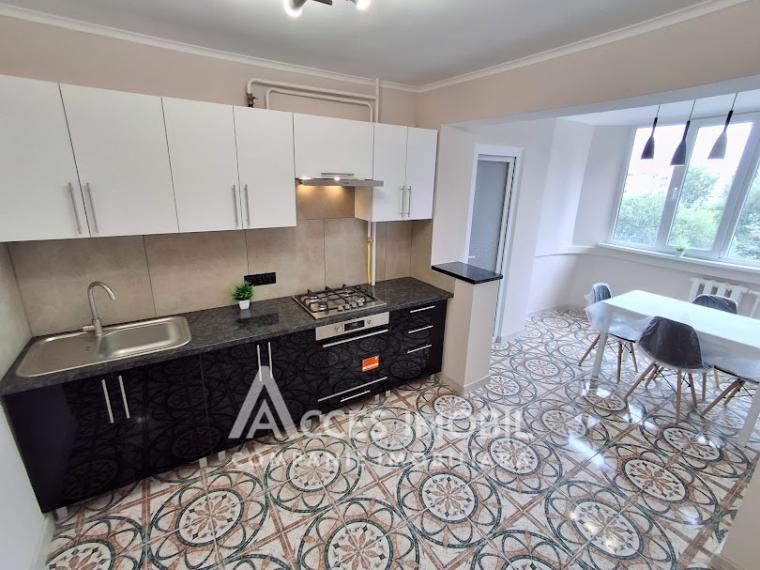 Центр, ул. Иcмаил, 3 комнаты + гостиная! Евроремонт!: 1