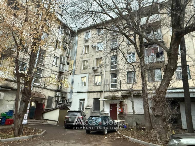 Râșcani, str. Kiev, 2 camere + living. Euroreparație! De mijloc!: 10