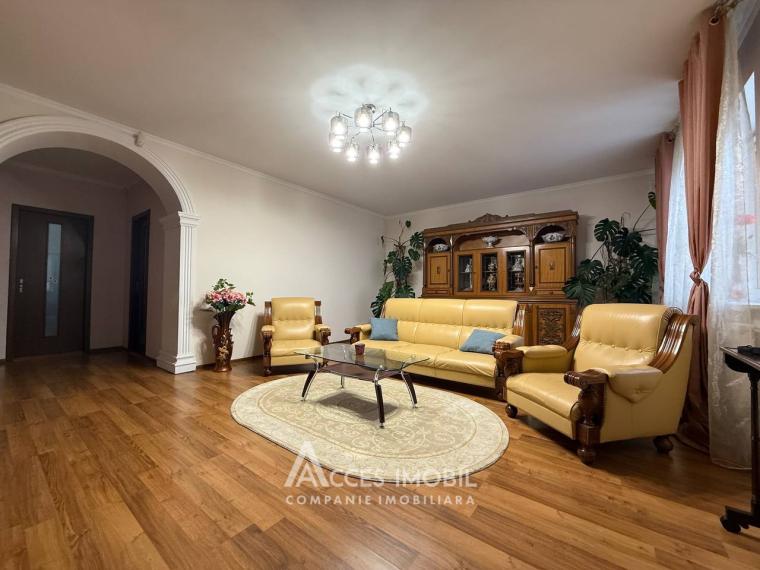 Chirie! Casă în 3 niveluri! Durlești, str-la Tudor Vladimirescu, 410m2 + 3 ari. Euroreparație!: 2