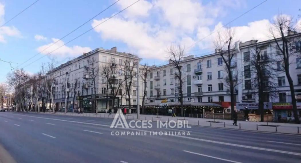 Center! Stefan cel Mare Blvd., First Line, Stalin-era building, 2 rooms + European-style renovation: 8