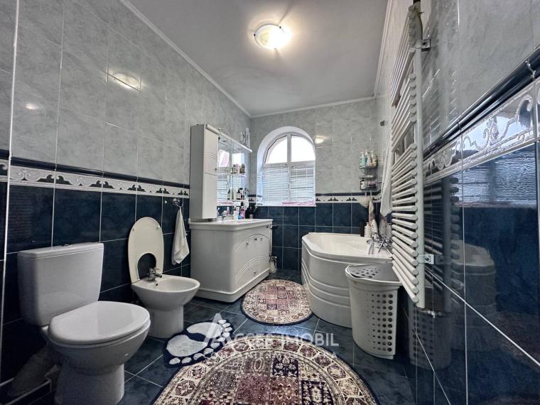 Casă în 3 nivele! str. Ioana Radu , Buiucani, 350m2 + 6 ari!: 17