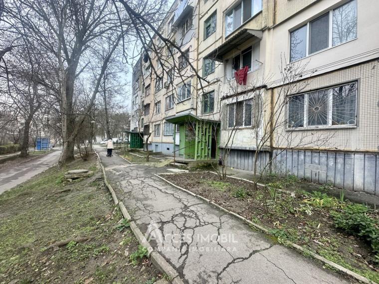 Râșcani, str. Matei Basarab, 2 camere + living. Euroreparație!: 10