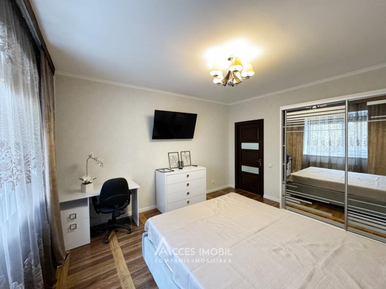 Centru, str. Albișoara, 2 camere + living. Euroreparație! Terasă 10 m2!: 2