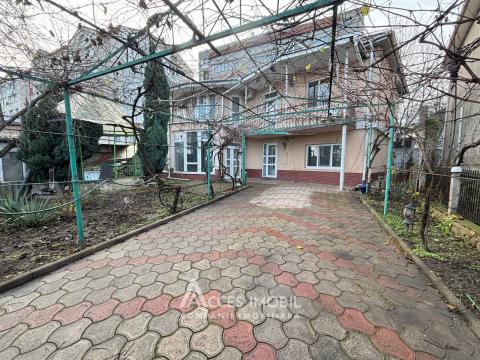 Casă în 2 nivele! Buiucani, str. V. Belinski, 215m2 + 4 ari!: 1