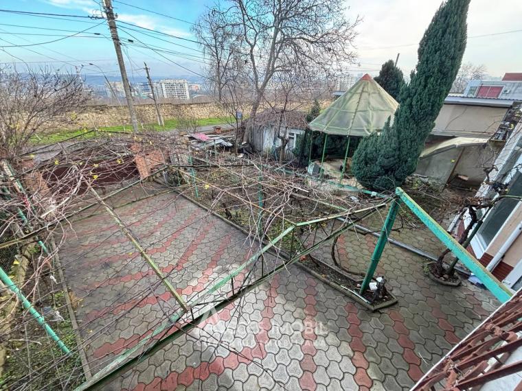 Casă în 2 nivele! Buiucani, str. V. Belinski, 215m2 + 4 ari!: 5