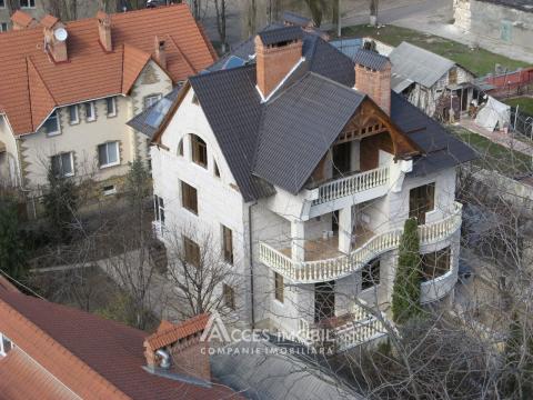 Casă în 3 nivele! str. Cuza Vodă, Botanica, 430m2 + 8 ari!: 0