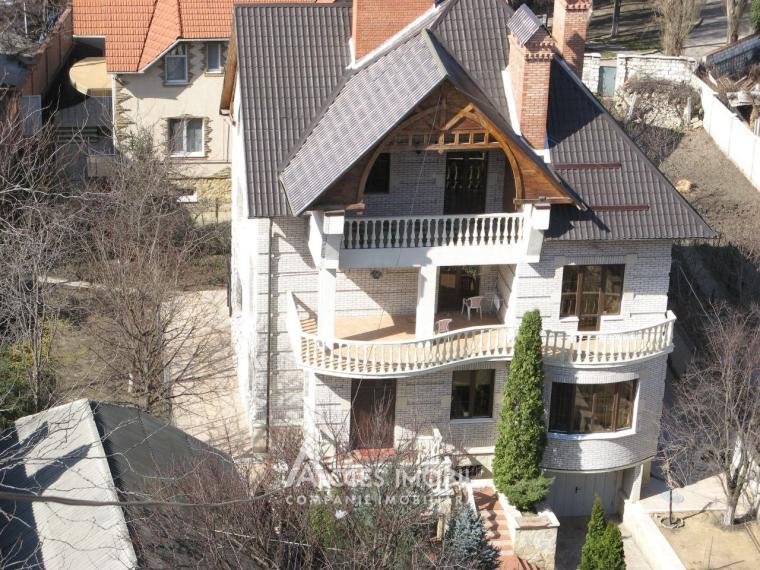 Casă în 3 nivele! str. Cuza Vodă, Botanica, 430m2 + 8 ari!: 3