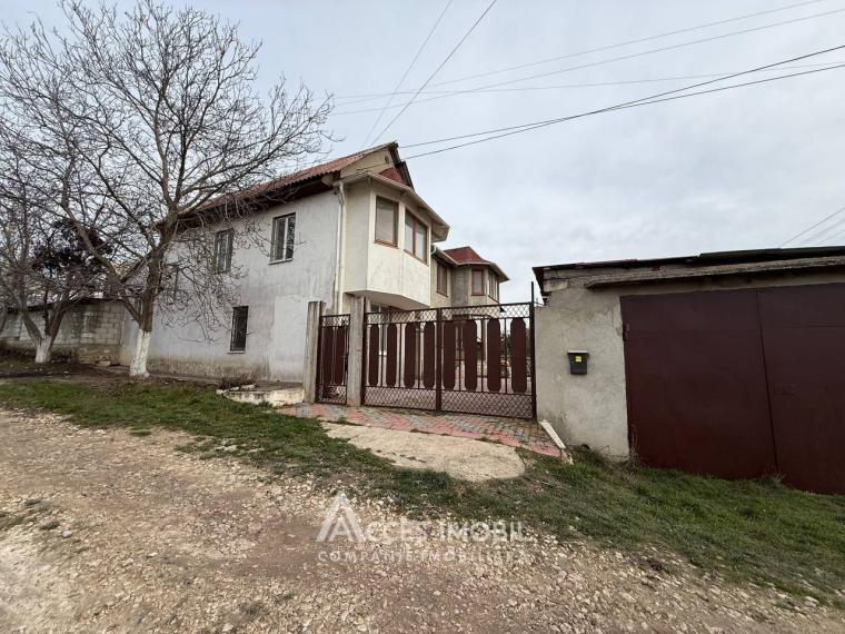 Casă în 2 niveluri! Grătiești, str. Sfânta Treime, 260 + 8 ari. Variantă albă!: 0