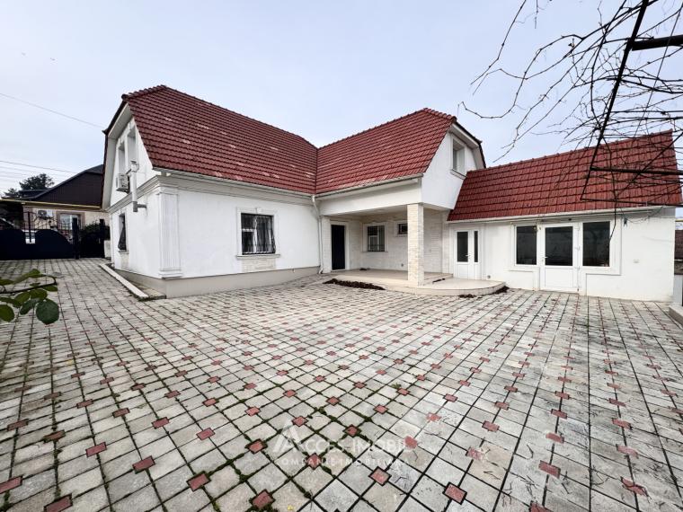 Casă în 2 niveluri! str. Serghei Bogza, Vatra, 140m2 + 7 ari!: 0