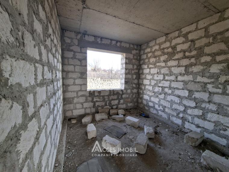 Casă situată pe un teren generos de 11 ari, în localitatea Boscana, pe str. Burebista.: 7