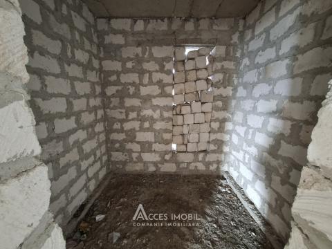 Casă situată pe un teren generos de 11 ari, în localitatea Boscana, pe str. Burebista.: 11