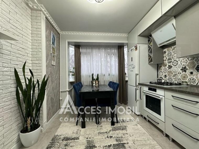 Buiucani, Liviu Deleanu street, 3 rooms + living. Euro repair!: 3