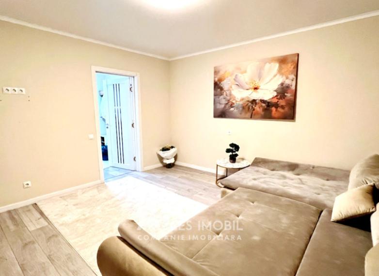 ул. Петру Заднипру, Чеканы, 2 комнаты. Евроремонт! Середина дома!: 1