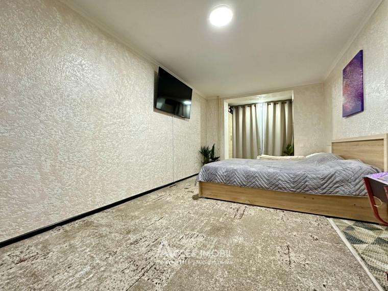 str-la. Studenților, Poșta Veche, 1 cameră + living. Euroreparație! De mijloc!: 0